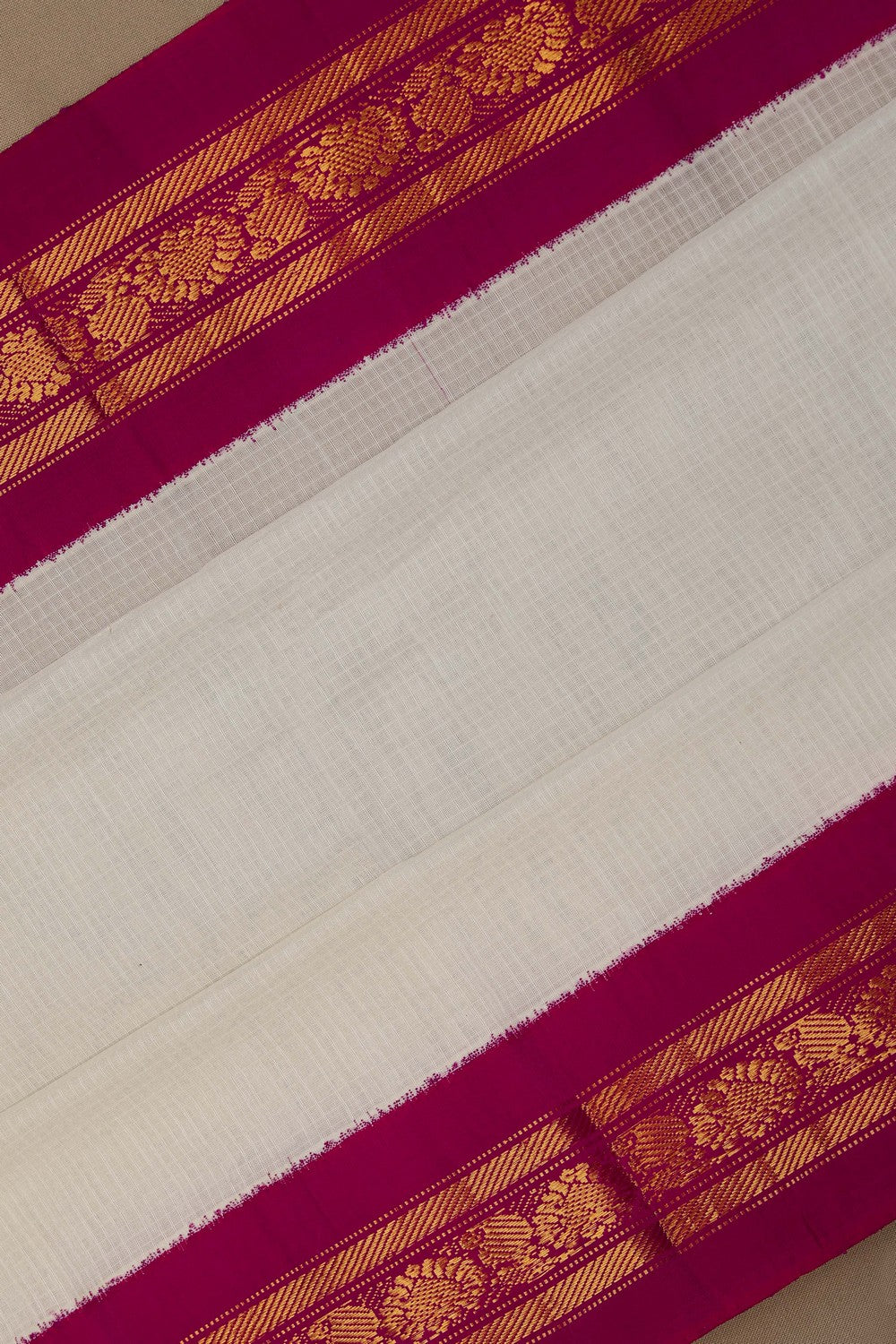 Image of Gadwal Cotton Off-White Saree